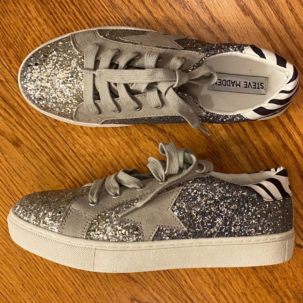 NWOT Steve Madden Glitter Sneaker, Gray